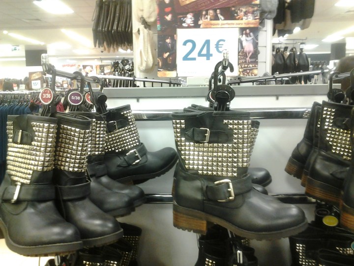 Botas Moteras Tachuelas Primark 24 euros