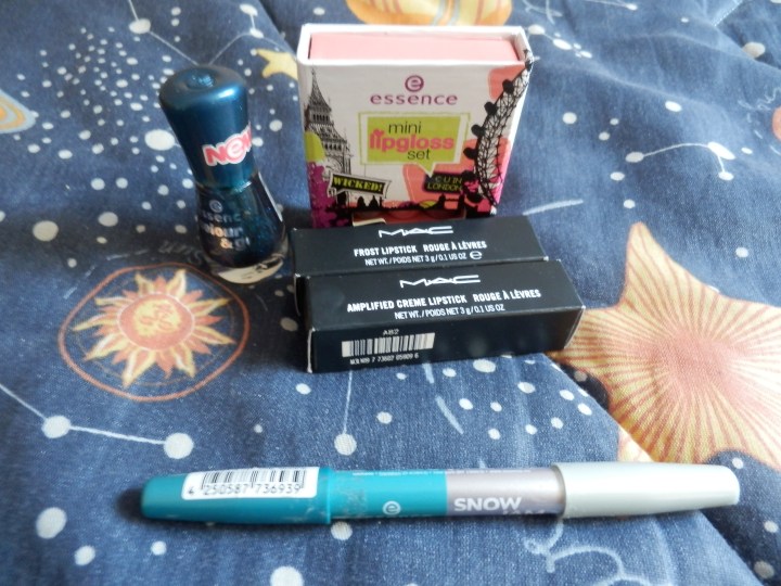 Maquillaje Mac y Essence