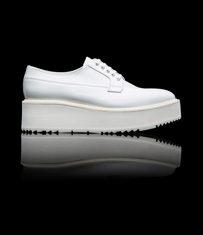 Zapato con cordones Prada 650 euros